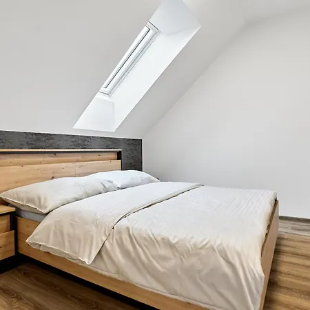 Lägenhet Attic By Mountain Ways Loučná pod Klínovcem